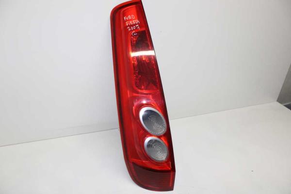 FEU ARRIERE GAUCHE FORD FIESTA - Vue 1